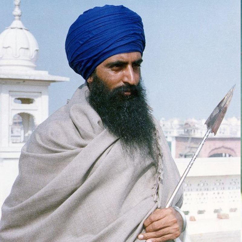 ইতিহাসবিদদের একাংশ মনে করে থাকেন, ভিন্দ্রানওয়ালের মৃত্যু পঞ্জাবে সাময়িকভাবে স্থিতাবস্থা ফিরিয়ে আনলেও ‘অপারেশন ব্লু স্টারে’র অভিঘাত জাতীয় রাজনীতিতে পড়েছিল। অনেক শিখ ধর্মাবলম্বী স্বর্ণ মন্দির এবং তাঁর ভিতরে থাকা অকাল তখ্‌তের উপর ‘আঘাত’ মেনে নিতে পারেননি।