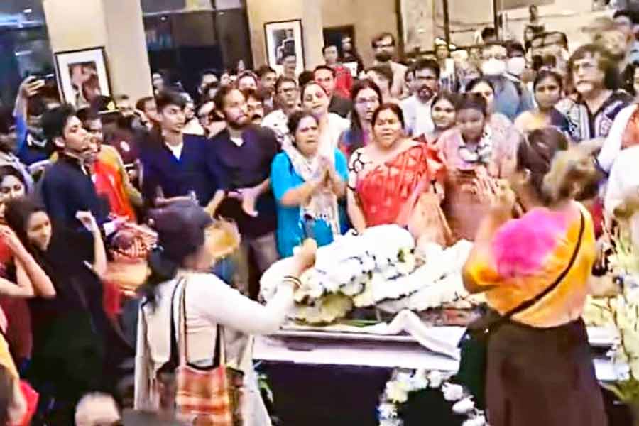 Dead body of Subhash Chakraborty Rabindra Sadan