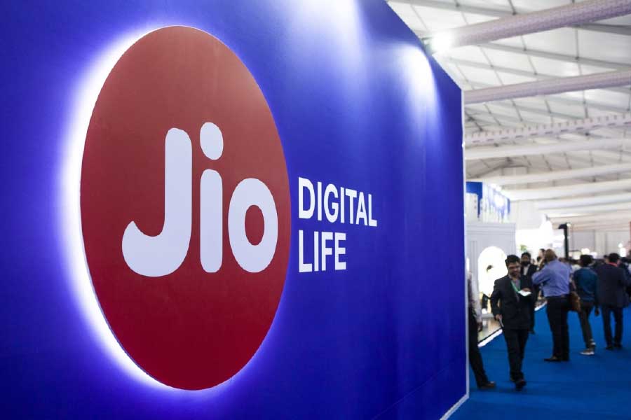 Mukesh Ambani and Reliance are all set to revive Campa Cola against Pepsi and Coca Cola.