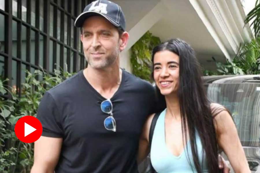 Hrithik Roshan and Saba Azad’s liplock video goes viral; Fighter star fans is awe, want to see the two get married soon