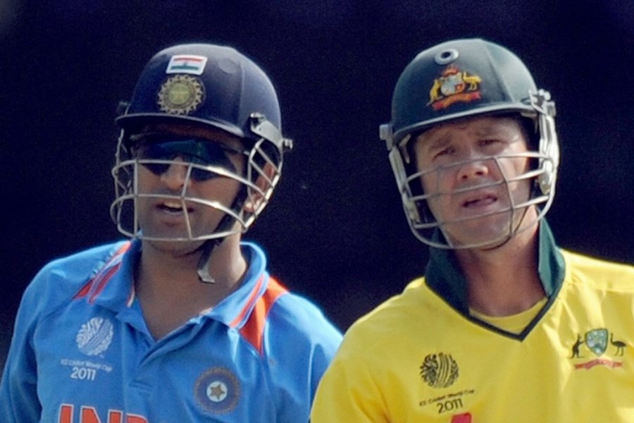 file pic of dhoni and ponting