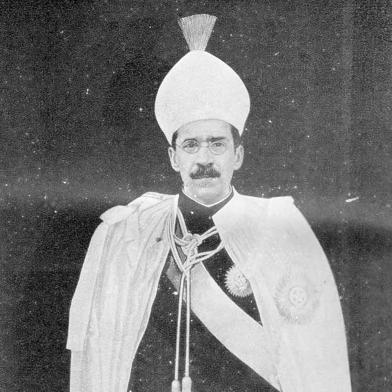 সময়কাল ১৮ শতক। বিশ্বের বাজারে তখন গোলকোন্ডার হিরের ব্যবসা রমরমিয়ে চলছে। হায়দরাবাদে তখন মীর ওসমান আলি খানের রাজত্ব। ইতিহাসবিদদের দাবি, ১৮ শতকের সর্বশেষ ধনী সম্রাট ছিলেন ওসমান।