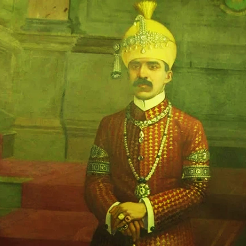 ওসমানের সেই পেপারওয়েট ছিল আবার হিরে দিয়ে তৈরি। কোটি কোটি অর্থ খরচ করে ১৮৫ ক্যারাট হিরে দিয়ে পেপারওয়েটটি তৈরি করা হয়েছিল বলে ইতিহাসবিদদের দাবি।