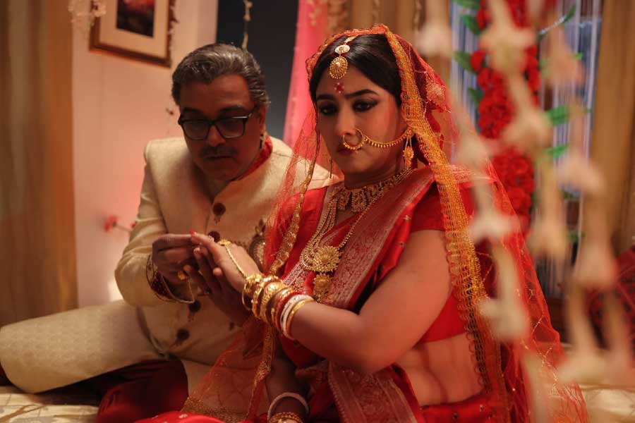 Director Paramita Munsi’s new short film will talk about complex relationship of married life starring Debleena Dutt