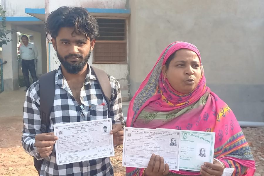 Mother and son is now Madhyamik examinee after MA pass daughter encourage them to restart study