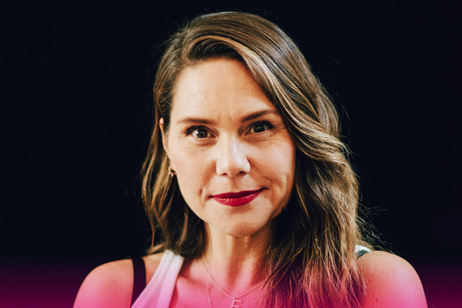 ৪৫ বছর বয়সি এরিকার দাবি, বিশ্ব জুড়ে নীল ছবিকে ‘নোংরা’ বলে ধরে নেওয়া হয়েছে। কিন্তু এই সব ছবির দুনিয়াতে কর্মরত অভিনেতা-অভনেত্রী থেকে শুরু করে পরিচালক, এমনকি টেকনিশিয়ানরাও অনেক বেশি কৃতিত্বের দাবিদার বলে মন্তব্য করেছেন এরিকা।