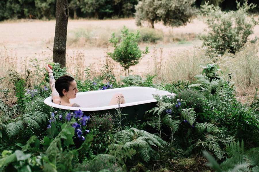 এর নেপথ্যে ওই নির্দিষ্ট কিছু প্রশিক্ষকের অবদান রয়েছে বলেও এরিকার দাবি। আর সেই কারণেই এরিকা এখন চান ওই প্রশিক্ষকদের যথাযথ সম্মান দিন অস্কার এবং বাফটা কর্তৃপক্ষ।