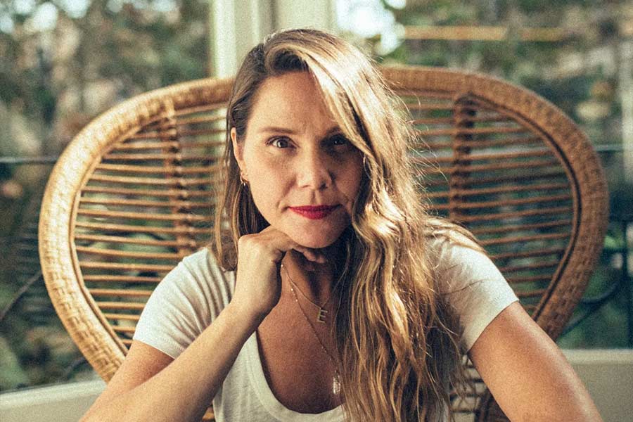 পাশাপাশি হলিউড-সহ একাধিক সিনেমা ইন্ডাস্ট্রিতে ‘কাস্টিং কাউচ’-এ যে ভূরি ভূরি অভিযোগ রয়েছে, নীল ছবির দুনিয়ায় তা কম।