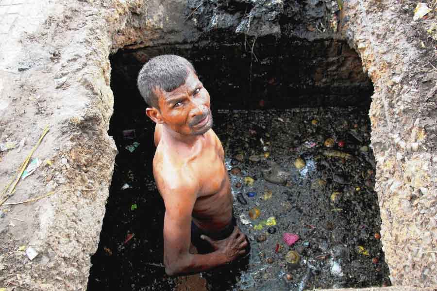 supreme court asks question on manual scavenging