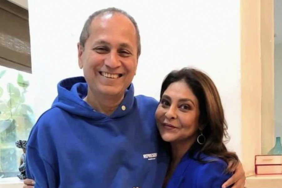 Shefali Shah  with her husband