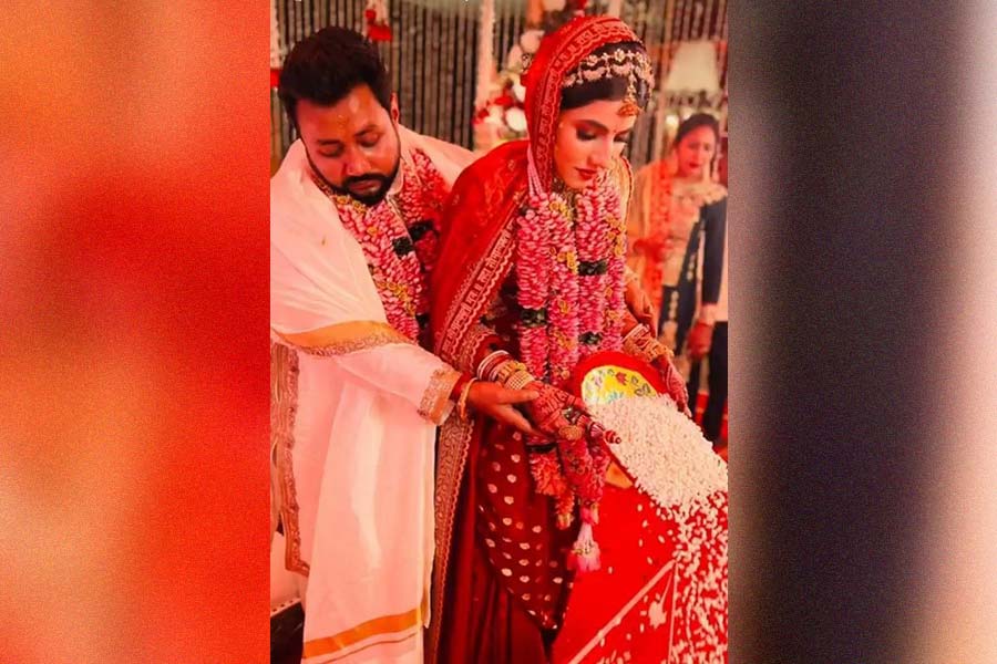 বিয়ে হল মুখ্যমন্ত্রী মমতা বন্দ্যোপাধ্যায়ের ভ্রাতুষ্পুত্র আকাশের