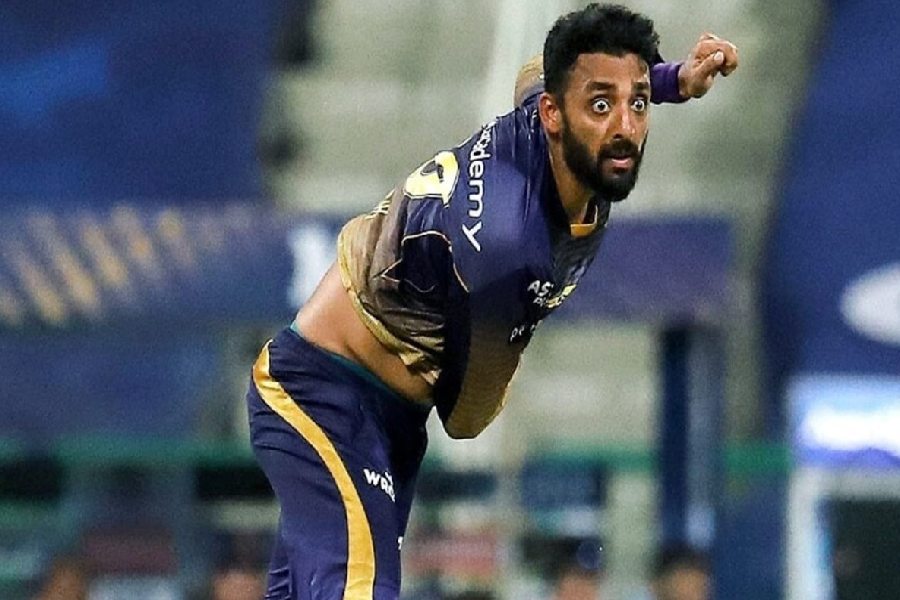 নয় নম্বর ক্রিকেটার হিসাবে কেকেআরের দলে থাকতে পারেন বরুণ চক্রবর্তী। বরুণের মূল সম্পদ তাঁর লেগ-স্পিন বোলিং। ফর্মে থাকলে তাঁর বল কেড়ে নিতে পারে প্রতিপক্ষের সেরা ব্যাটারদের উইকেটও।