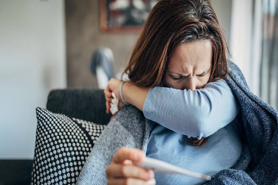 ঠান্ডা লেগে বুকে শ্লেষ্মা জমে থাকার সূত্র ধরেই এই অসুখ ছড়ায়।