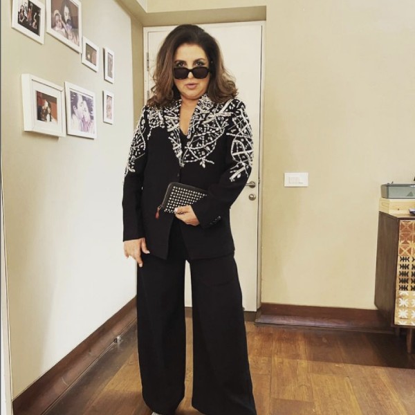 ১৯৭১ সালে ‘অ্যায়সা ভি হোতা হ্যায়’ ছবিটি প্রেক্ষাগৃহে মুক্তি পায়। কিন্তু ছবিটি বক্স অফিসে মুখ থুবড়ে পড়ে। কামরান অথৈ জলে পড়েন।