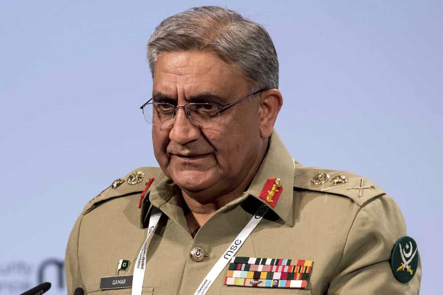 এ রকম টালমাটাল পরিস্থিতিতে ২০২২ সালের নভেম্বরে পাকিস্তানের নতুন সেনাপ্রধান নিযুক্ত হন মুনির। তার আগে ছ’বছর পাকিস্তানের সেনাপ্রধান পদে ছিলেন কমর বাজওয়া।