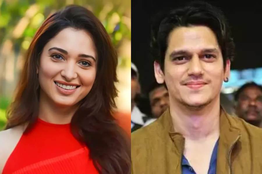 বর্ষযাপনের অনুষ্ঠানে ধরা পড়ল তমন্না ভাটিয়া এবং বিজয় বর্মার প্রেমকাহিনির আখ্যান।