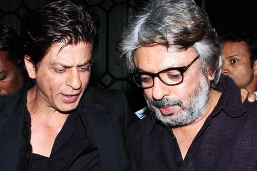 চার বছরেরও বেশি সময় ধরে এই গল্পের উপর একটি ছবি পরিচালনা করার ইচ্ছা প্রকাশ করেছেন সঞ্জয়। বলিপাড়ায় প্রায়শই শোনা যায়, এই ছবির নায়ক হিসাবে শাহরুখকেই বেছে  নিয়েছেন পরিচালক। 