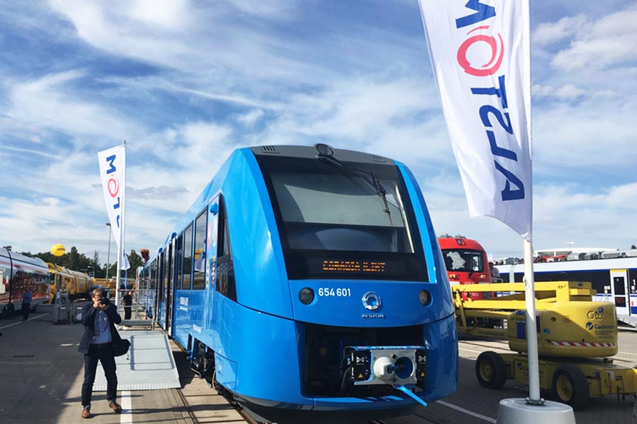 এই হাইড্রোজেন চালিত ট্রেনগুলিতে দূষণের মাত্রা অত্যন্ত কম হওয়ার কারণেই ট্রেনগুলিকে ‘গ্রিন ট্রেন’ বা ‘সবুজ ট্রেন’ আখ্যা দেওয়া হয়েছে। তবে এর মধ্যে সব থেকে কম দূষণযুক্ত ট্রেনগুলি ভারতেই তৈরি হতে চলেছে বলে রেল মন্ত্রক সূত্রে খবর।