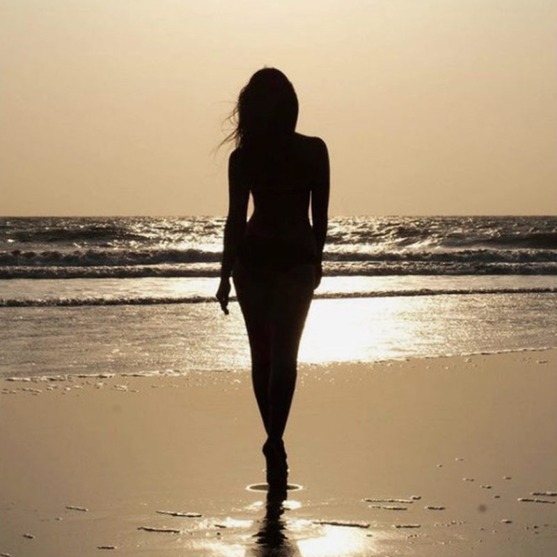 ২০১৬ সালে অভিনয়জগতে পা রাখেন নিধি। ছোট পর্দার জনপ্রিয় ‘সিআইডি’ ধারাবাহিকে অভিনয় করতে দেখা গিয়েছিল তাঁকে।