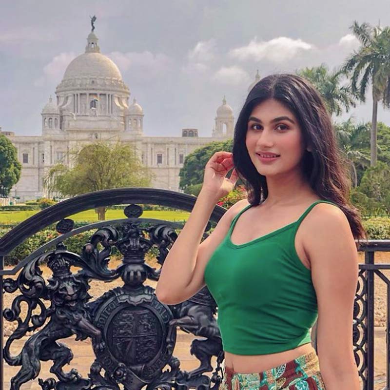 নিধির অনুরাগীদের সংখ্যা নেহাত কম নয়। ইনস্টাগ্রামে তাঁর অনুরাগীর সংখ্যা ইতিমধ্যেই এক লক্ষের গণ্ডি পার করেছে।