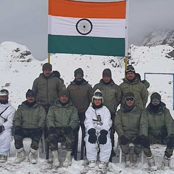 ক্যাপ্টেন শিবার নেতৃত্বে একটি সেনাদল যুদ্ধের প্রযুক্তিগত কৌশলের উপর কাজ করবে। আপাতত তিন মাসের জন্য কুমার পোস্টে মোতায়েন থাকবেন শিবা এবং তাঁর দল।