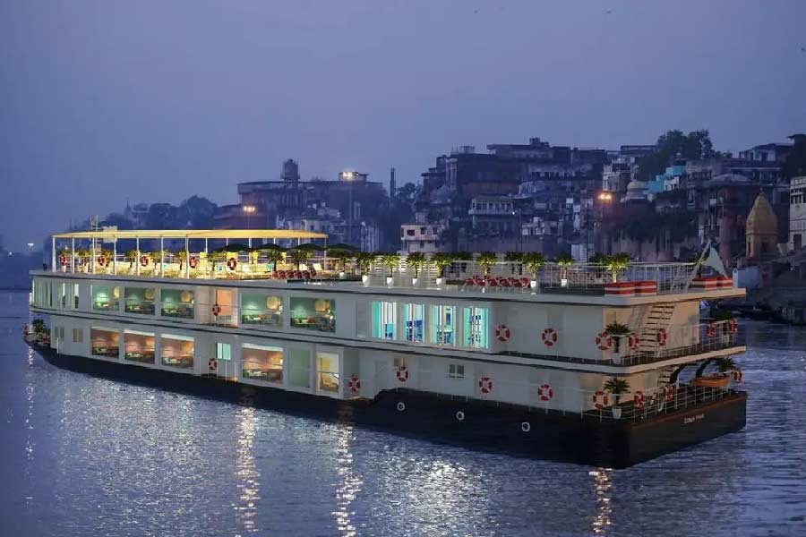 ‘গঙ্গা বিলাস’কে বৃহত্তম বলা হচ্ছে তার আকারের কারণে নয়, বরং তার গতিপথের কারণে। প্রমোদতরীর এত বড় যাত্রাপথ বিশ্বের আর কোথাও নেই। 