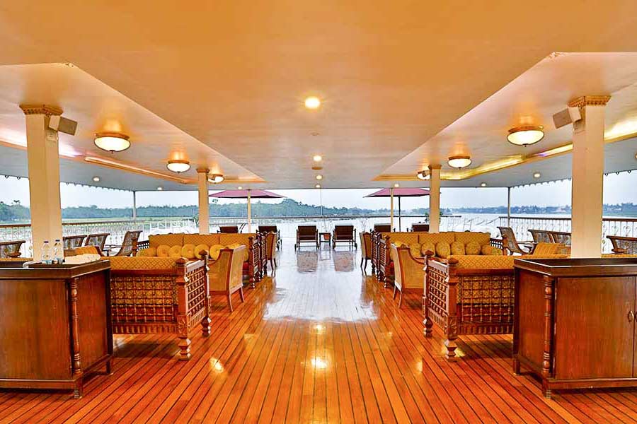 ‘গঙ্গা বিলাস’-এ ভ্রমণের জন্য কত টাকা খরচ হবে, মাথাপিছু টিকিটের দাম কত, তা এখনও প্রকাশ করা হয়নি। 