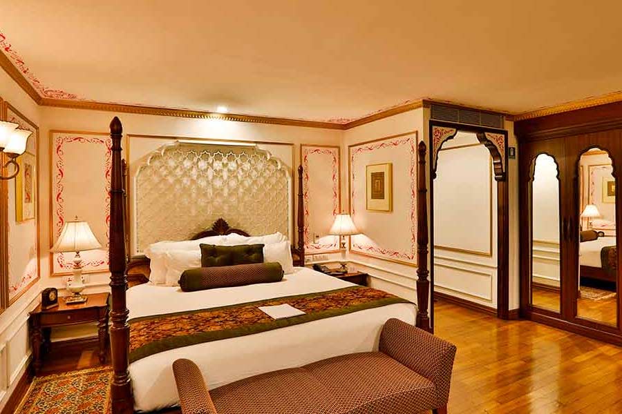 বাংলাদেশ থেকে গুয়াহাটি দিয়ে আবার ভারতে প্রবেশ করবে বৃহত্তম প্রমোদতরী। অসমের ডিব্রুগড়ে তার যাত্রা শেষ হবে।