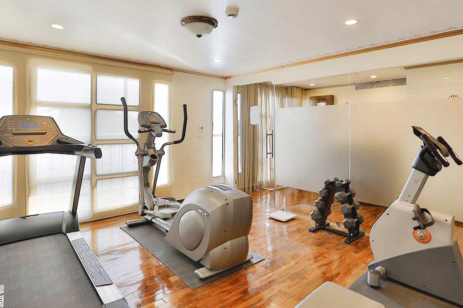 ‘গঙ্গা বিলাস’-এর অন্দরে রয়েছে পর্যটকদের মনোরঞ্জনের ঢালাও আয়োজন। গানবাজনা, সাংস্কৃতিক অনুষ্ঠানের বন্দোবস্ত করেছেন কর্তৃপক্ষ। সেই সঙ্গে থাকছে শরীরচর্চা, রূপচর্চার কেন্দ্র।