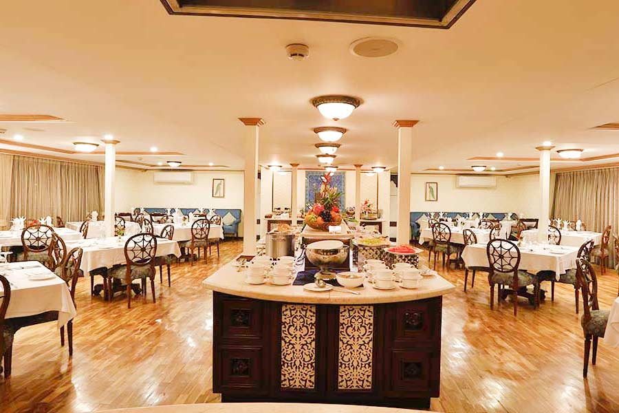 পরিবহণ এই জলযাত্রার মূল উদ্দেশ্য নয়। ‘গঙ্গা বিলাস’-এর উদ্দেশ্য ভ্রমণ। তাই পর্যটকদের মনোরঞ্জনের জন্য সব রকম ব্যবস্থা এই প্রমোদতরীতে রাখা হয়েছে।