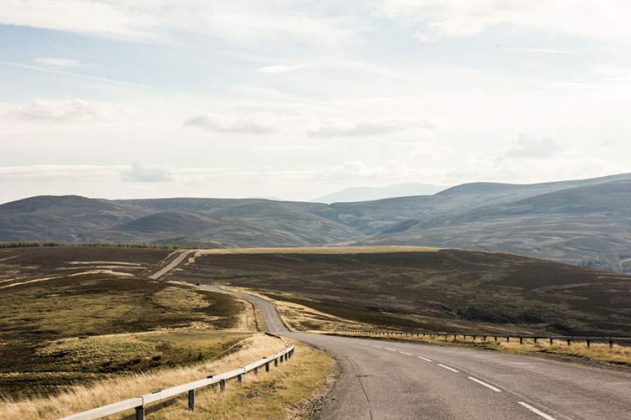পার্‌থশায়ারের ব্লেয়ারগোরির উত্তর দিকে এ৯৩ নামে একটি সড়ক রয়েছে। ব্রিটেনের এই রাস্তা বেশির ভাগ সময় জনবহুল থাকে। তবুও এই সড়ক দিয়ে যাতায়াত করার সময় কয়েক জন পথযাত্রী নাকি এমন দৃশ্যের সম্মুখীন হয়েছেন যে দ্বিতীয় বার আর ওই রাস্তা দিয়ে যাওয়ার সাহস জোগাতে পারেননি। 