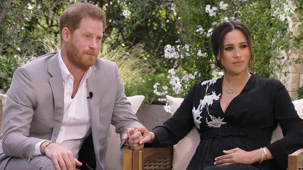 আর কী কী বোমা ফাটিয়েছেন বইতে, সেই দিকেই তাকিয়ে গোটা বিশ্ব।