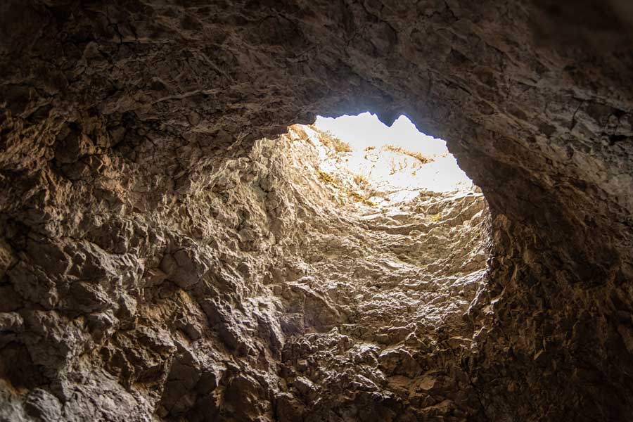 ‘মেলস‌্ হোল’ আমেরিকার গল্পকথা হয়ে রয়ে গিয়েছে। যদিও মেলের পরে অনেকে অনেক রকম ভাবে রহস্যময় এই গহ্বর দেখতে পেয়েছেন বলে দাবি করেছেন। তবে আনুষ্ঠানিক ভাবে তা স্বীকার করা হয়নি।