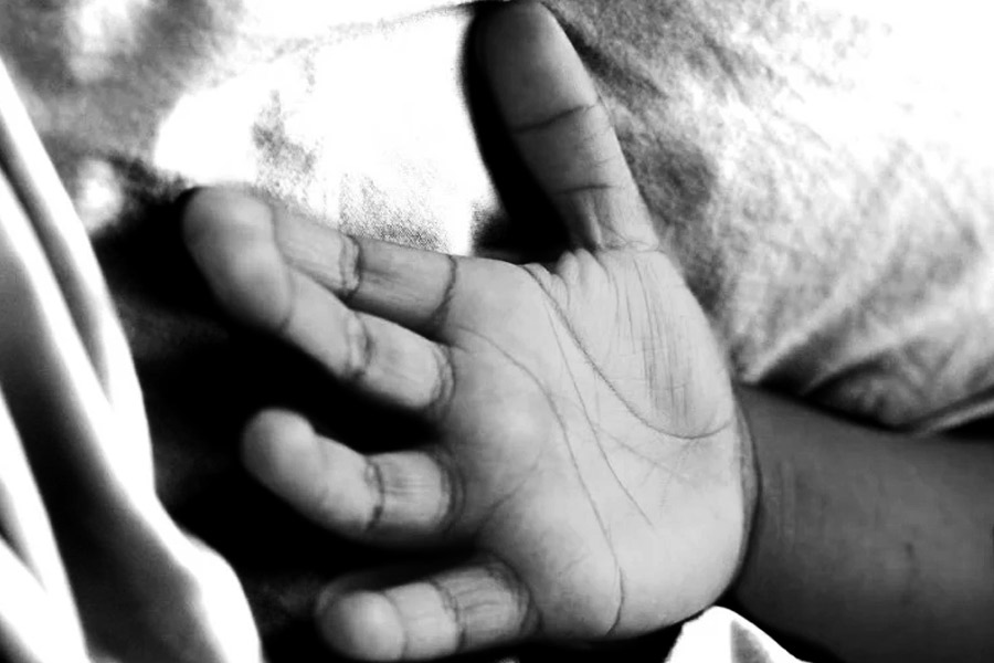 Couple allegedly poisons son and dies in Tamil Nadu.