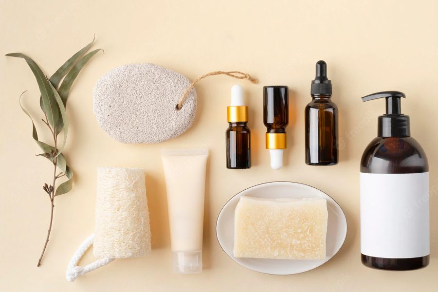 ময়েশ্চারাইজার, ক্রিম, তেল— শীতকালে ত্বকের দেখাশোনায় কমতি রাখছেন না। কিন্তু এগুলি আপনার ত্বকের জন্য উপযুক্ত তো?