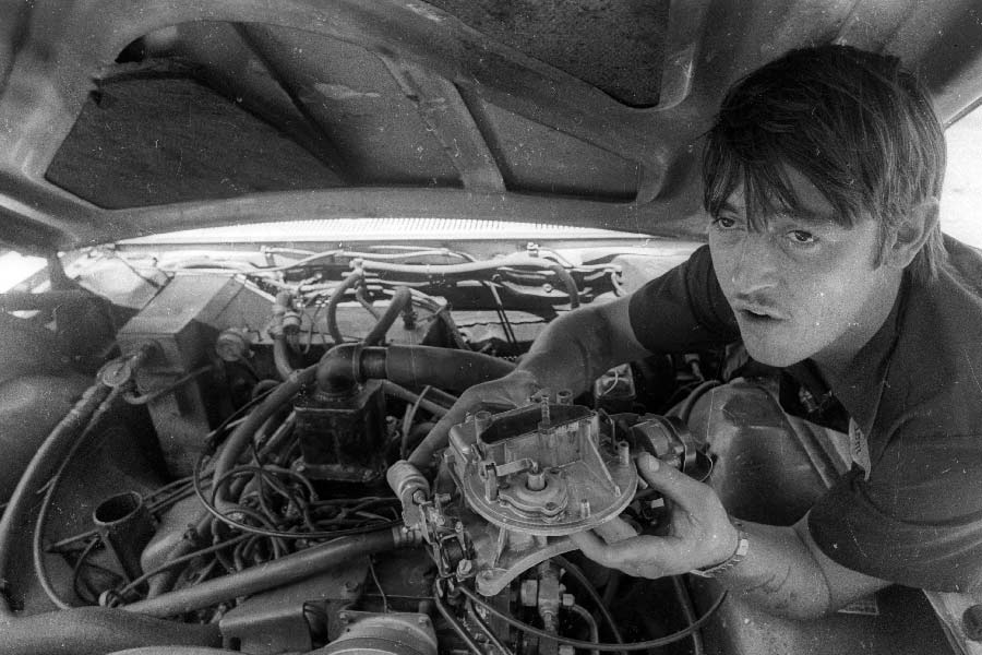 পেট্রোপণ্যের মাত্রাতিরিক্ত দামে নাজেহাল মানুষ। কিন্তু পেট্রোপণ্য নিয়ে বিশ্বের সামগ্রিক ছবি এমন না-ও হতে পারত। খুব কম পেট্রলে গাড়ি চলতে পারত অনেক দূর পর্যন্ত। কিন্তু তা যার জন্য সম্ভব হতে পারত,  সেই বিজ্ঞানী টম ওগলে উধাও হয়ে যান রহস্যজনক ভাবে।