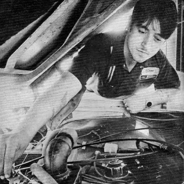 টম জানিয়েছিলেন,  তিনি তাঁর তৈরি করা যন্ত্রের মাধ্যমে একটি বাষ্প কার্বুরেটরের ধারণা নিয়ে এসেছেন। তাঁর দাবি ছিল, এই যন্ত্র গাড়ির ইঞ্জিনকে অত্যন্ত জ্বালানি সাশ্রয়ী করে তোলে।