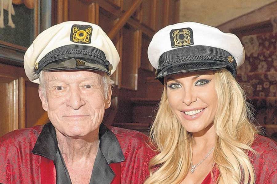 কাইলা জানিয়েছেন, প্লেবয় ম্যানসন থেকে যে সব মহিলাকে বার করে দেওয়া হত, তাদের ‘ব্যাড বানি’ বলা হত। প্রাসাদের যে সব মহিলা ধূমপান করতেন না এবং পুরুষ সঙ্গীদের খুশি রাখতেন, তাঁদের বলা হত ‘গুড বানি’।