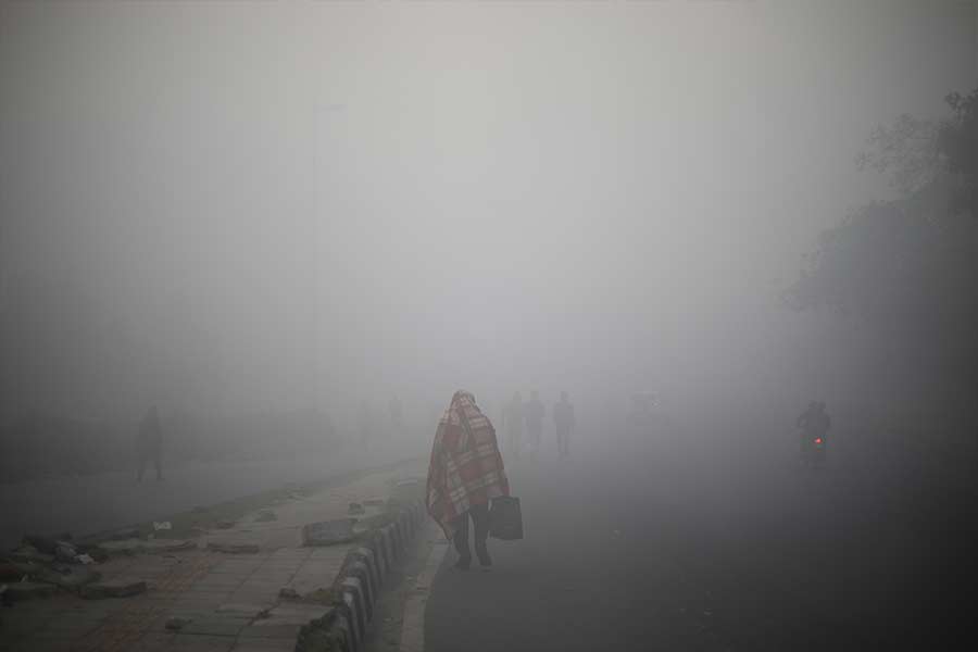 মেদিনীপুরের সর্বনিম্ন তাপমাত্রা ১০.৩ ডিগ্রি সেলসিয়াস। দক্ষিণ ২৪ পরগনার ক্যানিংয়ে পারদ নেমেছে ১১ ডিগ্রিতে। 