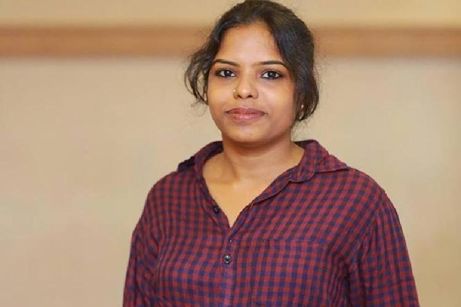 নয়না সূর্য। মালয়ালম ছবির দুনিয়ায় যা এখনও এক রহস্য। ৪ বছর পরও এই মৃত্যুর কিনারা হয়নি। তরুণী পরিচালক আত্মহত্যা করেছিলেন বলে প্রাথমিক তদন্তে জানিয়েছিল পুলিশ। কিন্তু, সম্প্রতি  পরিচালকের বন্ধুরা দাবি করেছেন যে, তাঁকে খুন করা হয়েছে। 