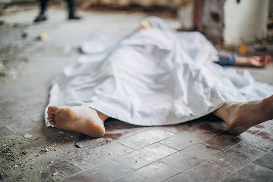 যদিও পুলিশের তরফে দাবি করা হয়েছিল যে, তদন্তের সময় তাঁরা ফরেন্সিক রিপোর্ট হাতে পাননি। পাশাপাশি নয়নার পরিবারের তরফেও তেমন কোনও সন্দেহজনক তথ্য তুলে ধরা হয়নি। 