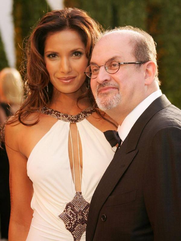 মায়ের নাম পদ্মা পার্বতী লক্ষ্মী। যদিও লোকে তাঁকে চেনে পদ্মালক্ষ্মী নামেই। যিনি বিতর্কিত লেখক সলমন রুশদির প্রাক্তন স্ত্রী। তিনি নিজেও এক জন লেখকের পাশাপাশি সমাজকর্মী,  টিভি সঞ্চালক, অভিনেত্রী এবং প্রভাবী।