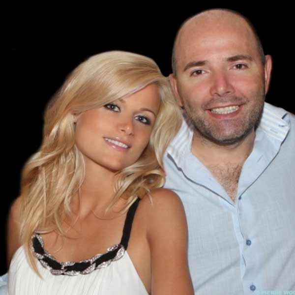 ২০১৭ সালে একই অভিযোগ করেন পর্ন তারকা লানা রোডস। লানার অভিযোগ ছিল, উডম্যান তাঁকে এমন যৌনক্রিয়া করতে বাধ্য করেছিলেন, যা তিনি করতে চাননি। এমনকি, উডম্যান আরও অনেক পর্ন তারকার সঙ্গে একই জিনিস করেছিলেন বলেও লানা দাবি করেছিলেন।