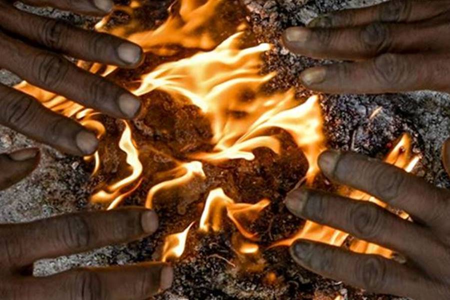 কলাইকুণ্ডায় পারদ নেমেছে ৯.৬ ডিগ্রি সেলসিয়াসে। আসানসোলের সর্বনিম্ন তাপমাত্রা ৯.৮ ডিগ্রি। শুক্রবার সেখানকার সর্বনিম্ন তাপমাত্রা ছিল ৯.২ ডিগ্রি সেলসিয়াস।