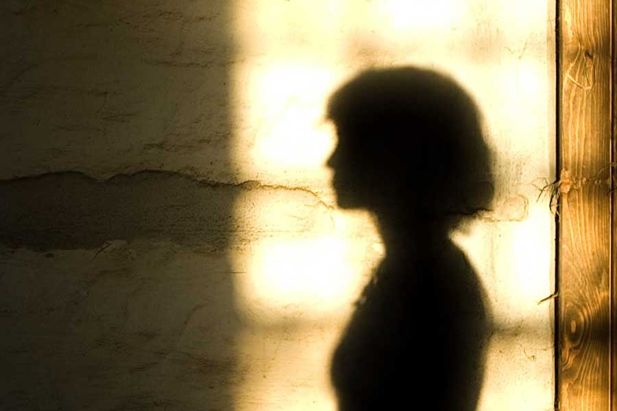 ইন্টারভিউ দিতে এমন অনেক তরুণী গিয়েছিলেন, যাঁদের ওজন বেশি ছিল। কারও চেহারা আবার স্থূল ছিল। তাঁদের সঙ্গে সঙ্গে ইন্টারভিউ পর্ব থেকে বাদ দেওয়া হয়েছে বলে অভিযোগ। 