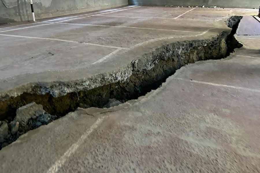 মূলত, অতিরিক্ত নির্মাণকার্যের মাধ্যমে শহরের সম্প্রসারণে আপত্তি জানিয়েছিলেন বিশেষজ্ঞরা। যে হেতু, শহরটির ভিত নড়বড়ে ধ্বংসস্তূপ, তাই যে কোনও নতুন নির্মাণের আগেই পরামর্শ নেওয়ার কথা বলা হয়েছিল।