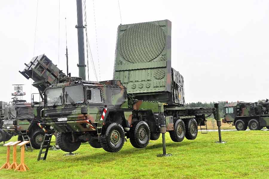 তবে বাইডেনের সঙ্গে ওলাফের বৈঠকের পর ইউক্রেনকে অস্ত্রসাহায্যের বিষয়ে ঐকমত্য হয়। একটি যৌথ বিবৃতিতে এই সিদ্ধান্তের কথা জানিয়েছেন দুই রাষ্ট্রনেতা।