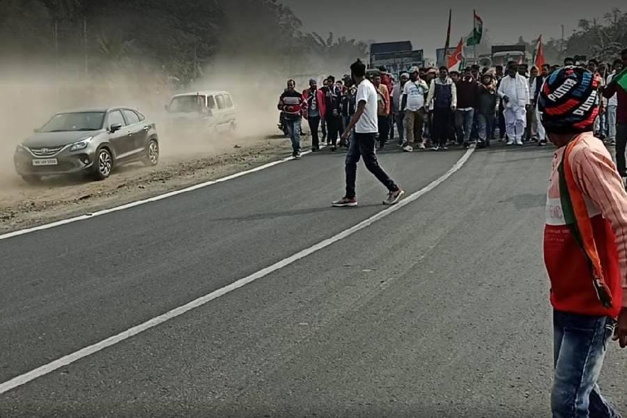 পলাশির প্রান্তরে চুরি গেল ‘ভারত জোড়ো যাত্রা’র মঙ্গল কলস! পরে পাওয়া গেল এলাকারই ধানক্ষেতে  