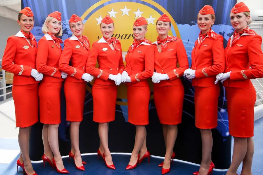 বিমানকর্মীদের পোশাকে যে এই প্রথম পরিবর্তন এসেছে তা নয়। যাত্রীদের নজর কাড়ার জন্য এর আগেও অনেক সময় বিমানসেবিকা-সহ অন্যান্য কর্মীদের পোশাকে আমূল পরিবর্তন আনা হয়েছে। পরনে থাকা স্কার্টের দৈর্ঘ্য কত হবে তা থেকে শুরু করে গলায় স্কার্ফ কী ভাবে জড়াবেন— সব কিছুর জন্যই নির্দিষ্ট নিয়ম মেনে চলতে হয় বিমানসেবিকাদের।