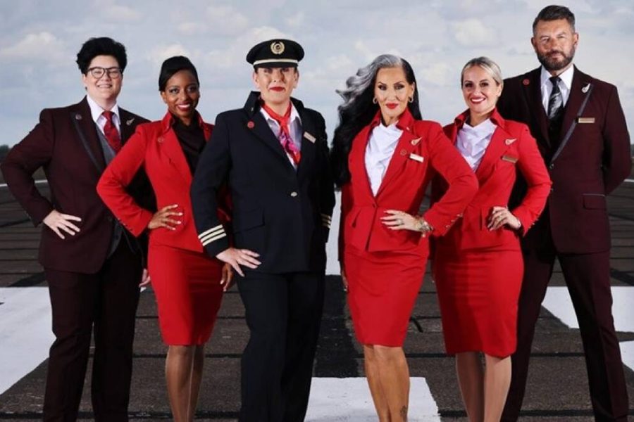 ভার্জিন আটলান্টিক বিমান সংস্থার তরফে জানানো হয়েছিল যে, পুরুষ-স্ত্রী নির্বিশেষে কেবিন ক্রুয়ের সদস্যরা ট্রাউজার প্যান্ট অথবা স্কার্টের মধ্যে তাঁদের পছন্দমতো পোশাক বেছে নিতে পারেন। 